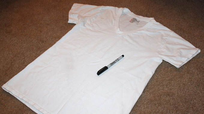 Give each guest a white t-shirt and a marker so that they can sign ...